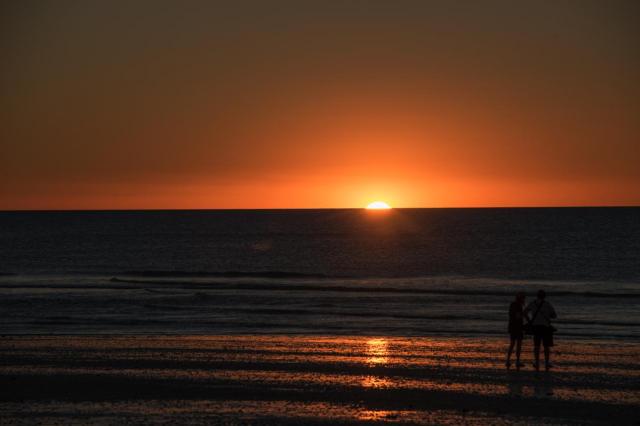 80-mile-beach-mar_3349-medium